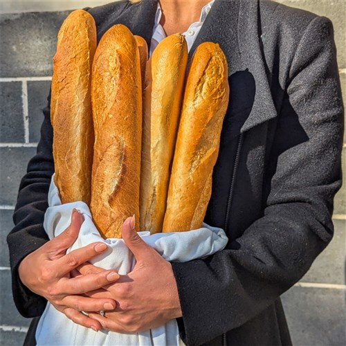BREAD BAGUETTE MAISON (24 X 310GM) # 11100 BAKERS MAISON